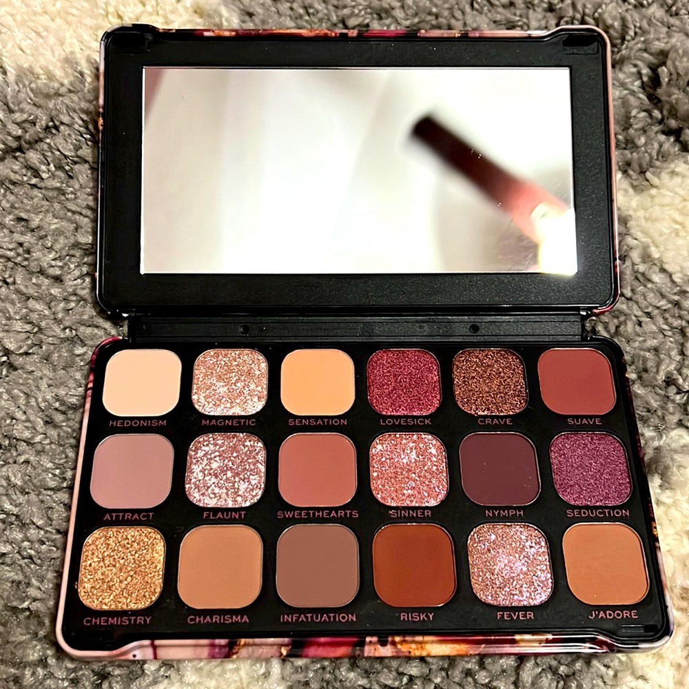 Revolution Allure Palette
